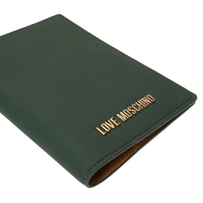THE ESSENTIAL PASSPORT HOLDER
